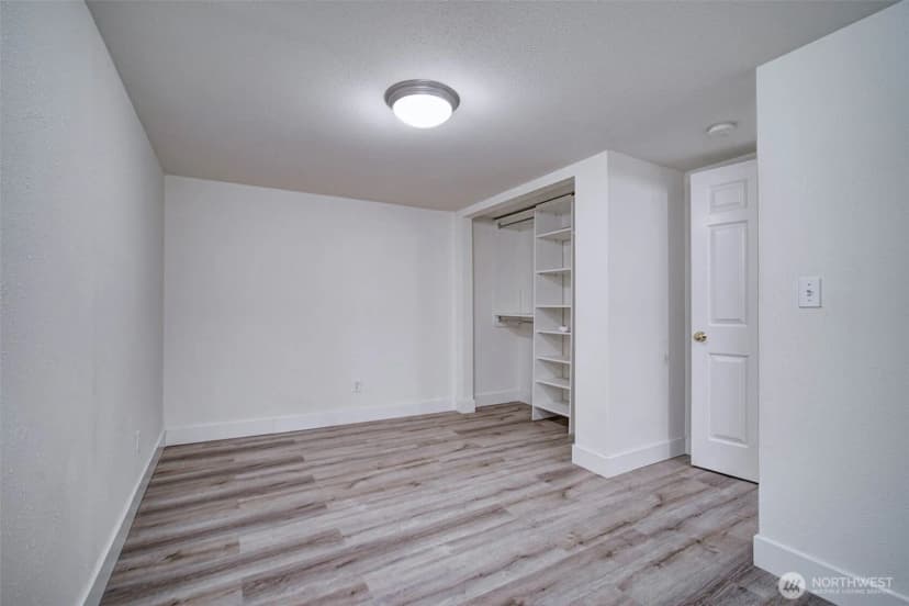 Property photo for 10633 21st Avenue Sw, Seattle photo 26