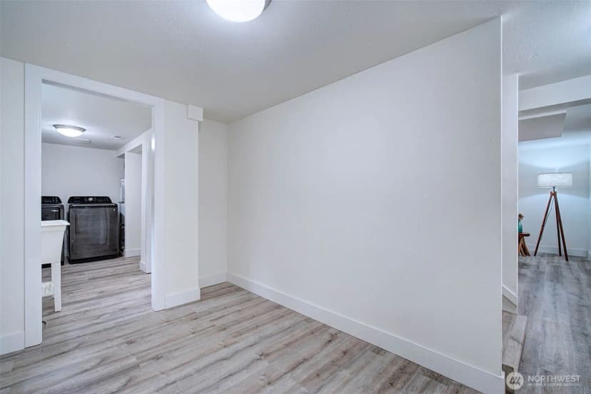 Property photo for 10633 21st Avenue Sw, Seattle photo 28