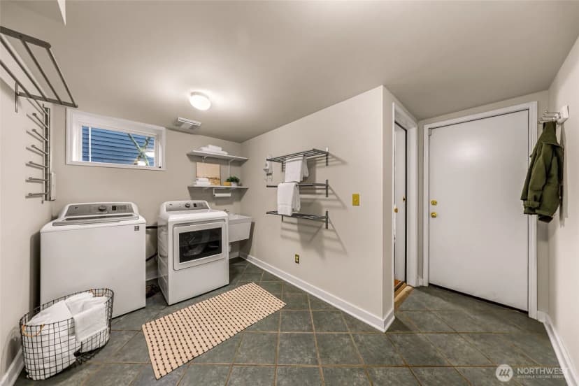 Property photo for 2333 Federal Avenue E, Seattle photo 34