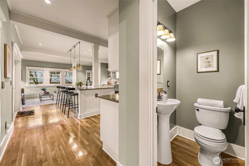 Property photo for 2333 Federal Avenue E, Seattle photo 15