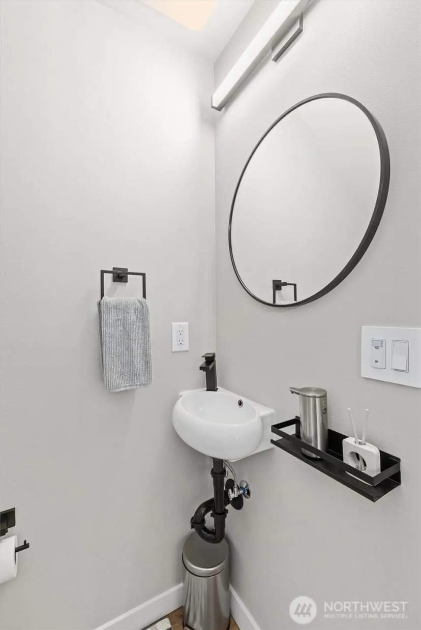 Property photo for 4203 Sw Raymond Street, Seattle photo 15