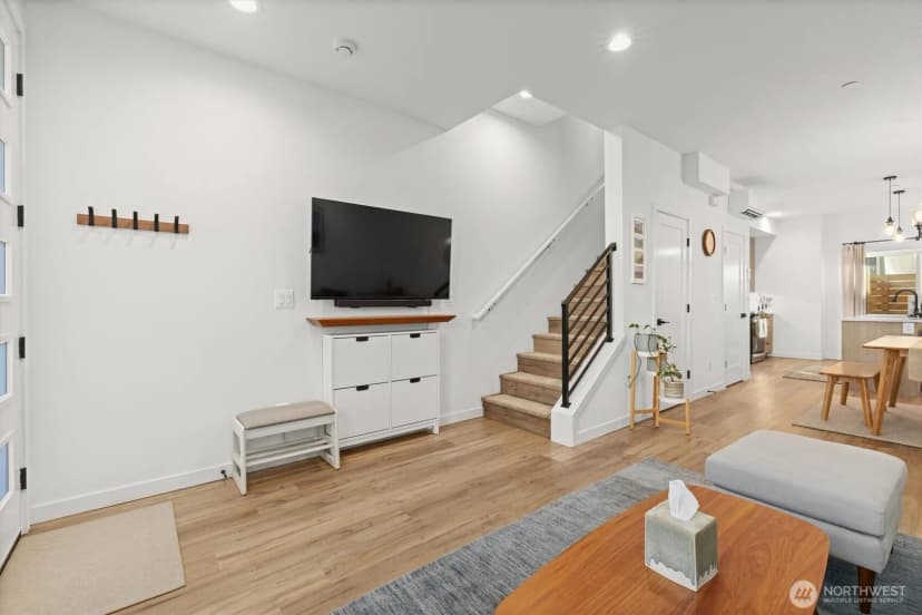 Property photo for 4203 Sw Raymond Street, Seattle photo 6