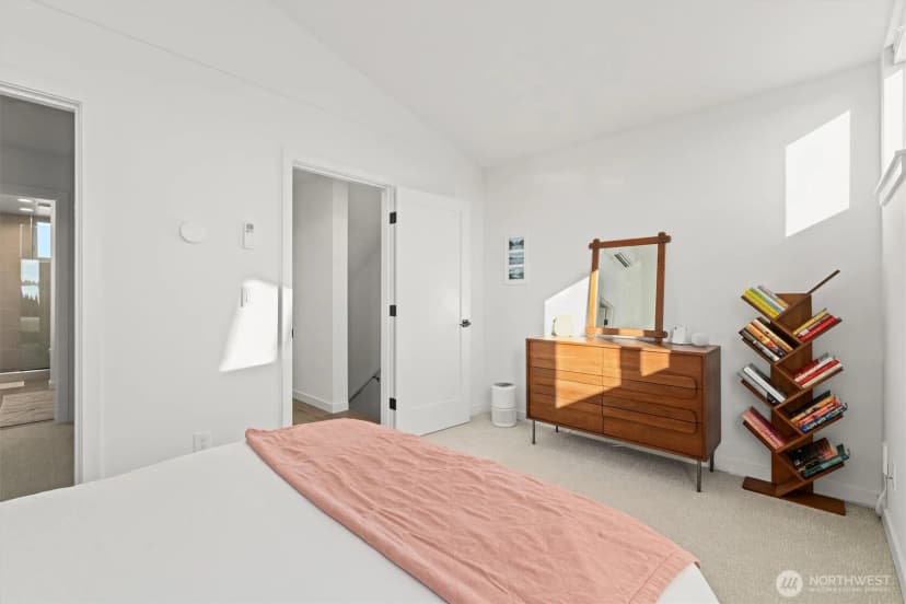 Property photo for 4203 Sw Raymond Street, Seattle photo 18