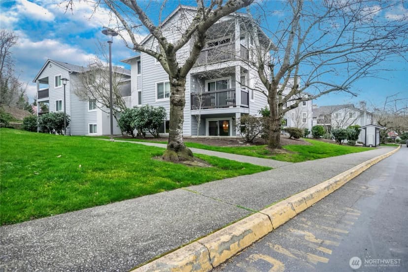 Property photo for 6700 Ne 182nd Street #c104, Kenmore photo 3
