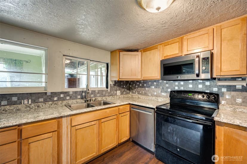 Property photo for 1065 9th Street, Washougal photo 9