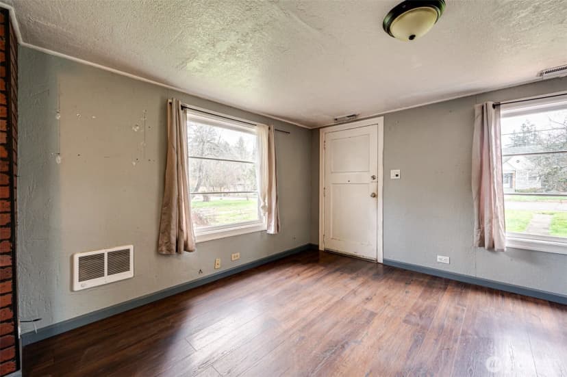 Property photo for 1065 9th Street, Washougal photo 11