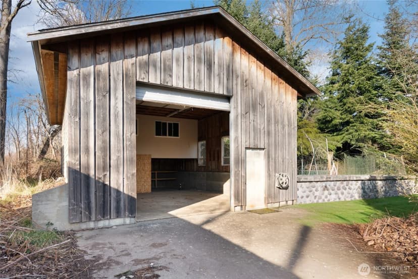 Property photo for 3202 Mcleod Road, Bellingham photo 23