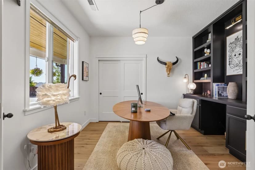 Property photo for 2031 E 9th Street, La Center photo 19