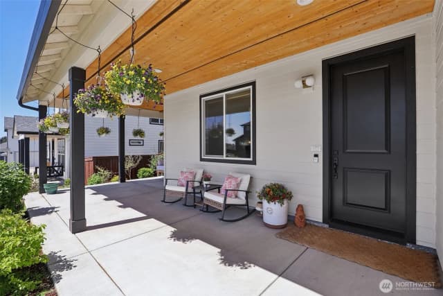 Property photo for 2031 E 9th Street, La Center photo 2