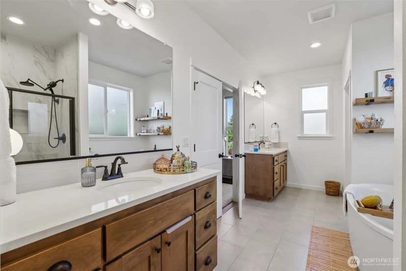 Property photo for 2031 E 9th Street, La Center photo 27