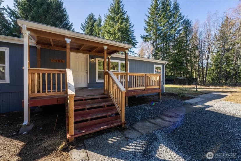 Property photo for 3408 Old Hwy 99 North Road, Burlington photo 2