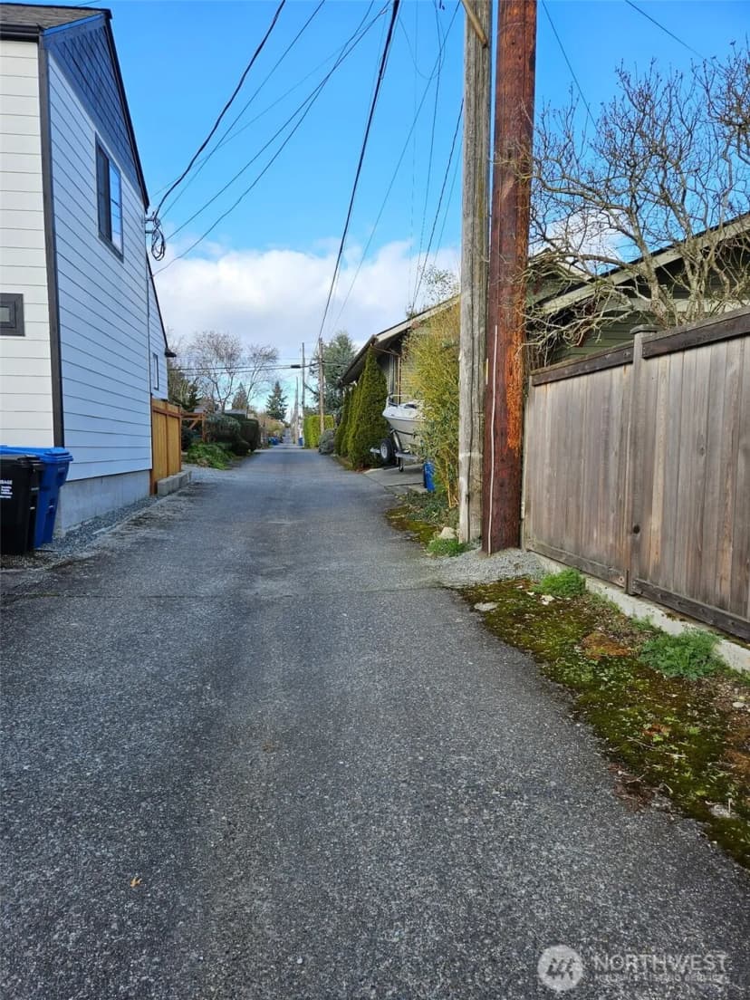 Property photo for 5912 45th Avenue Sw, Seattle photo 4