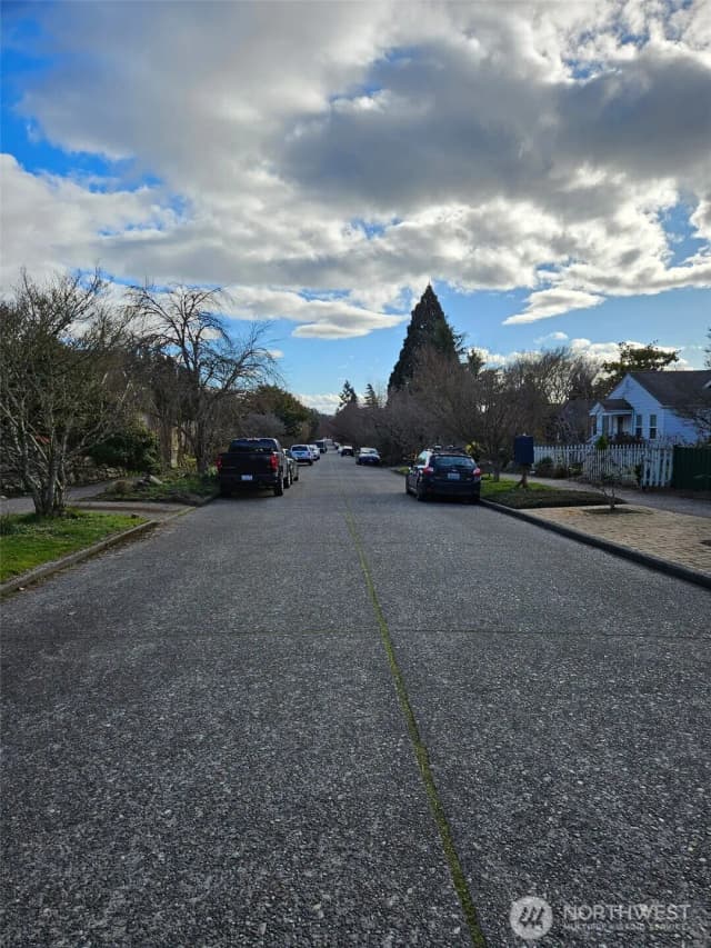 Property photo for 5912 45th Avenue Sw, Seattle photo 3
