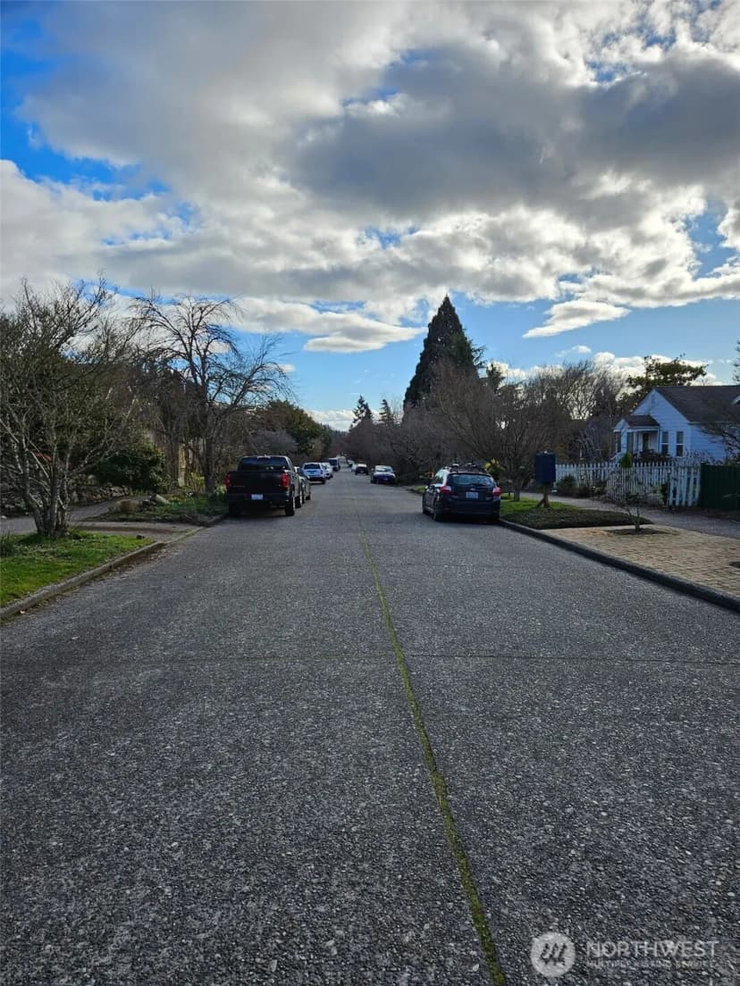 Property photo for 5912 45th Avenue Sw, Seattle photo 3