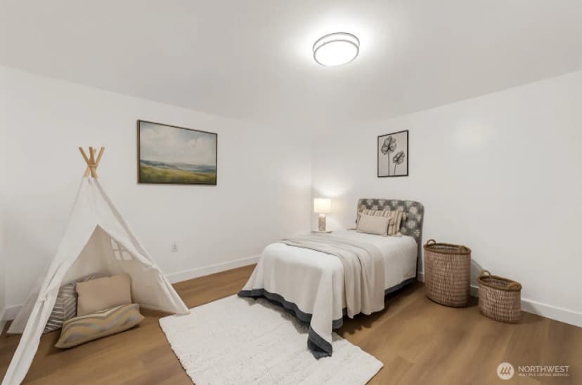 Property photo for 8305 Duncan Ave S, Seattle photo 14