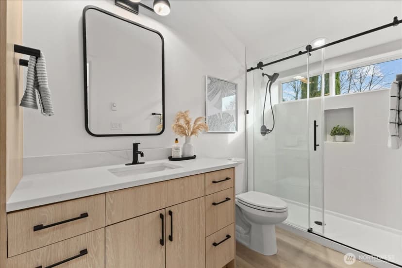 Property photo for 6530 18th Avenue Sw #b, Seattle photo 12