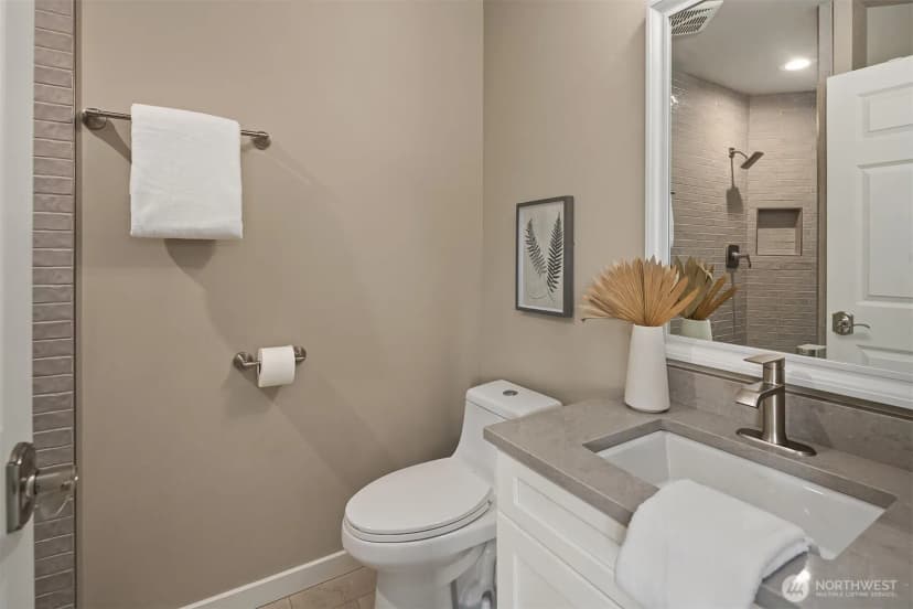 Property photo for 8202 196th Avenue Ne, Redmond photo 31