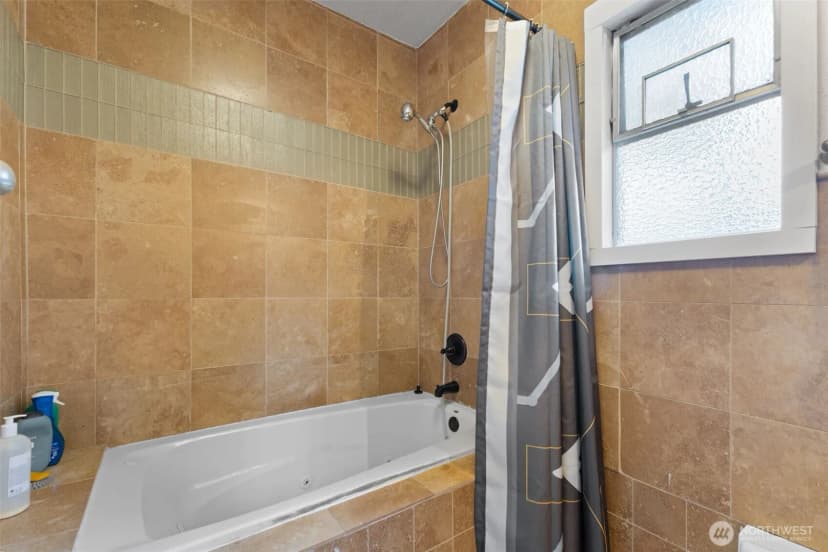 Property photo for 1053 S Southern Street, Seattle photo 10