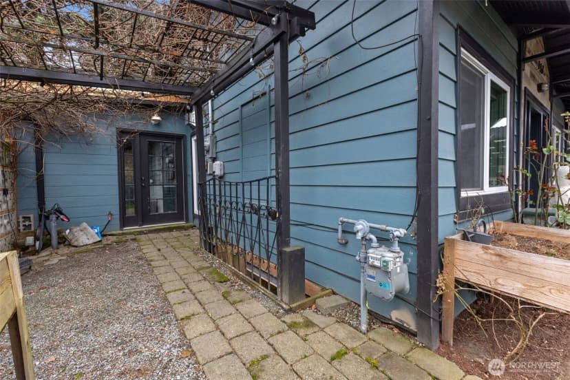 Property photo for 1053 S Southern Street, Seattle photo 32