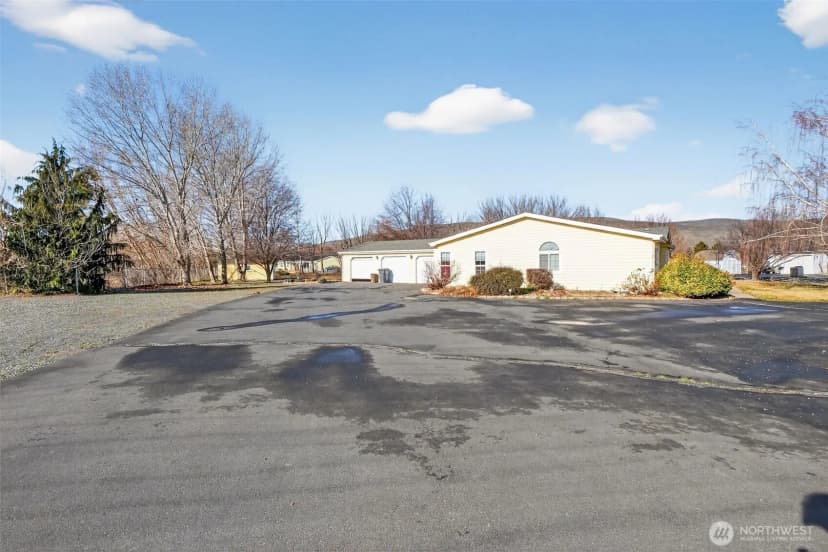 Property photo for 2305 Cherry Blossom Drive, Ephrata photo 28