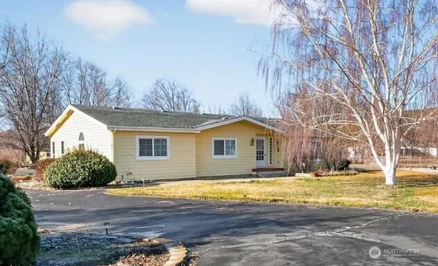 Property photo for 2305 Cherry Blossom Drive, Ephrata