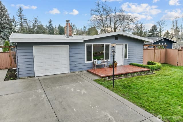 Property photo for 624 217th Street Sw, Bothell photo 2