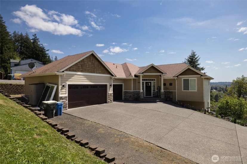 Property photo for 1895 Se Maple Drive, Chehalis