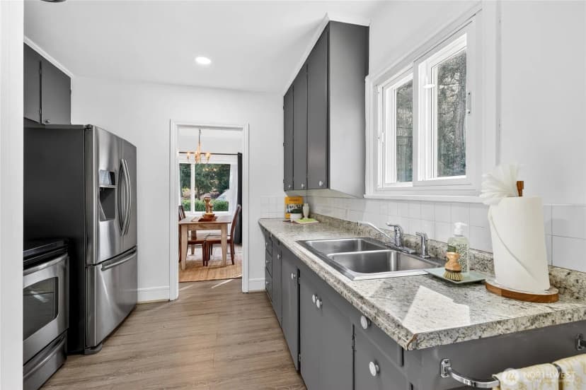 Property photo for 13015 Des Moines Memorial Drive S, Burien photo 14