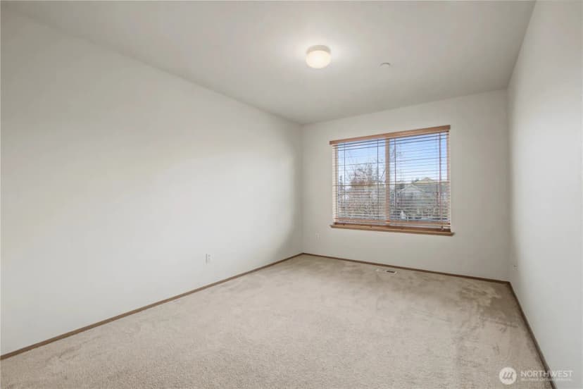 Property photo for 2261 Wallace Loop, Dupont photo 36