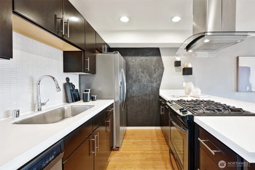 Property photo for 2046 14th Avenue W #b, Seattle photo 12