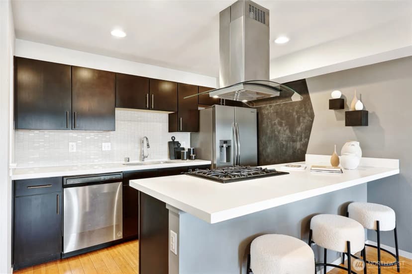 Property photo for 2046 14th Avenue W #b, Seattle photo 11