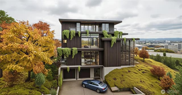 Property photo for 19 Xx 32nd Avenue W, Seattle photo 2