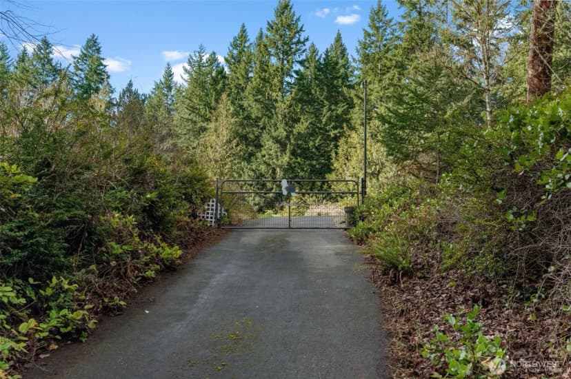 Property photo for 8115 Berry Ridge Lane Nw, Silverdale photo 6