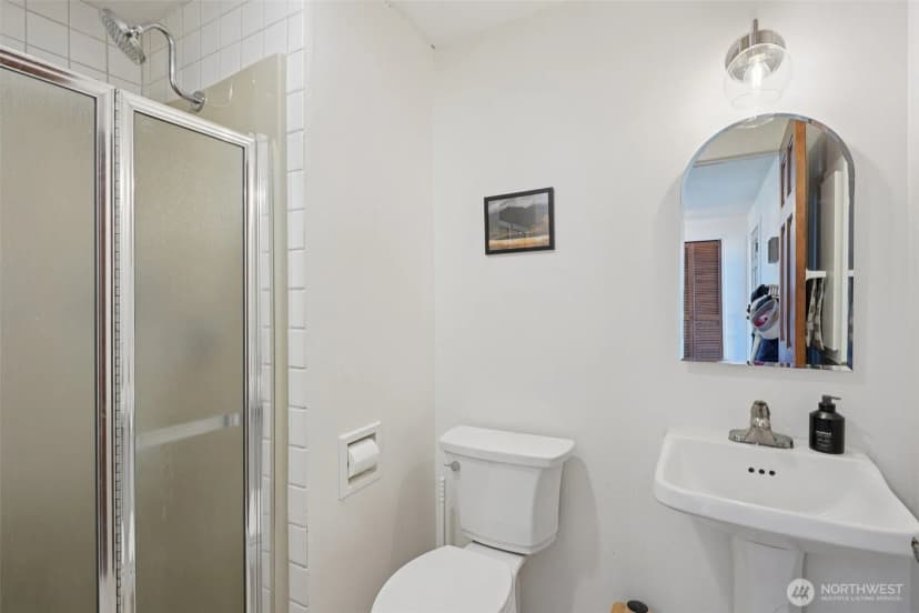 Property photo for 3308 N Narrows Drive, Tacoma photo 15