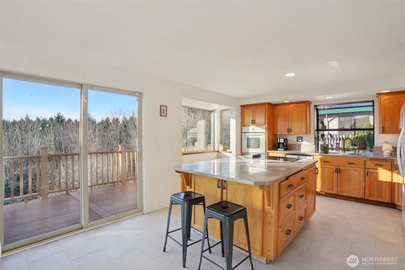 Property photo for 3308 N Narrows Drive, Tacoma photo 11