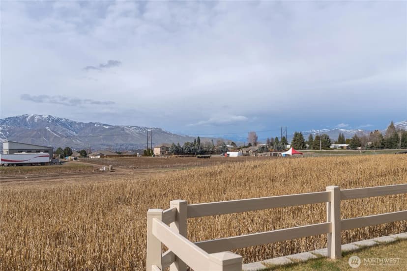 Property photo for 2247 S Mystical Loop, East Wenatchee photo 24