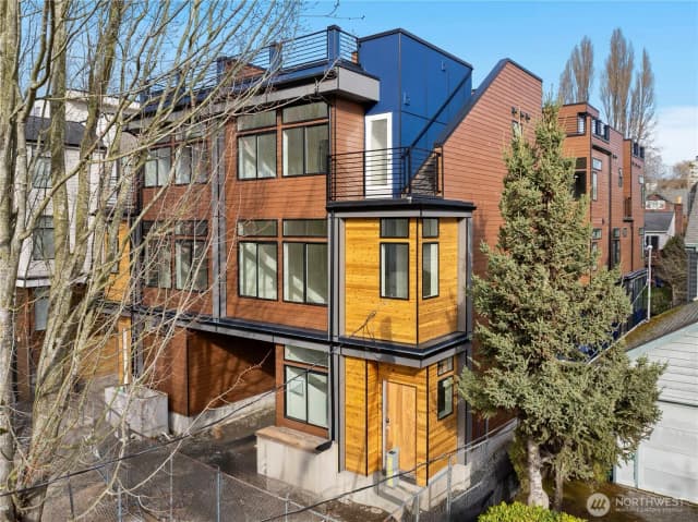 Property photo for 1136 B Nw 57th Street, Seattle photo 2