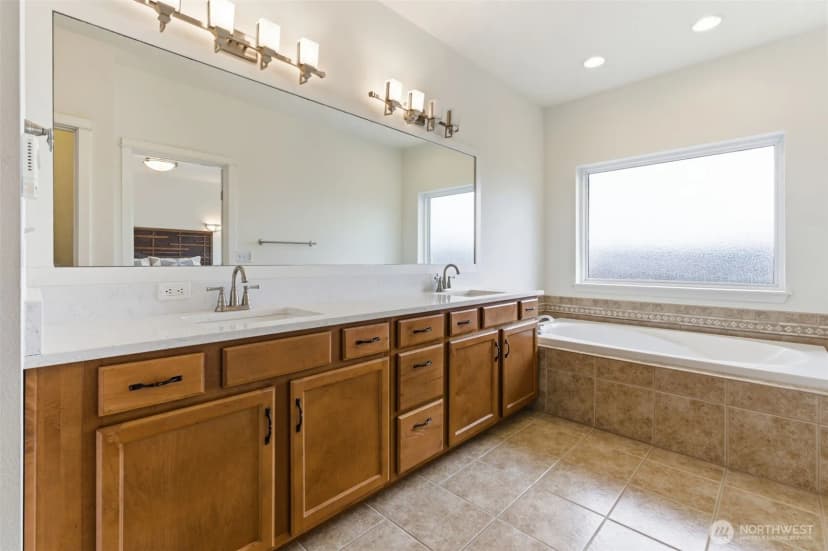 Property photo for 4320 Cashmere Drive Ne, Lacey photo 30