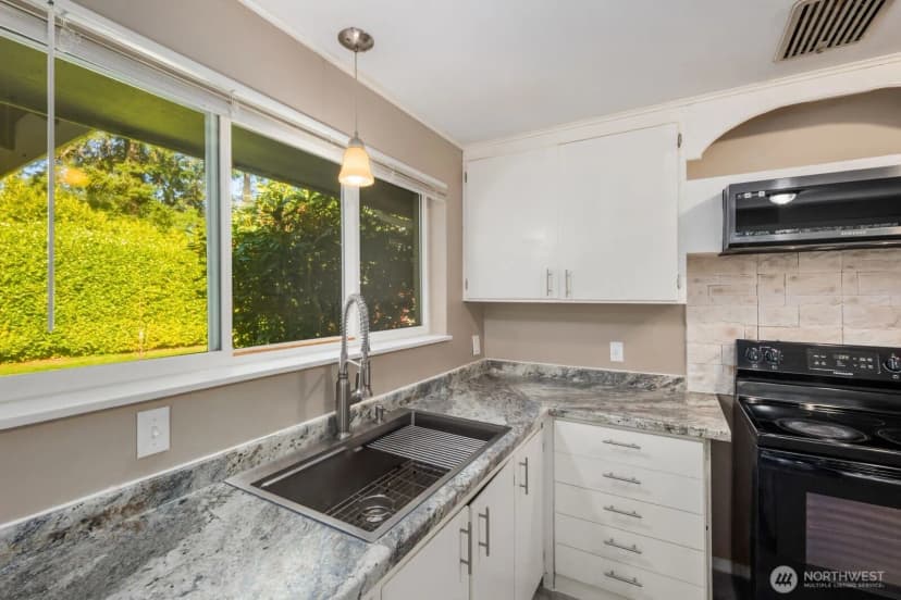 Property photo for 8415 Mt Tacoma Drive Sw, Lakewood photo 16