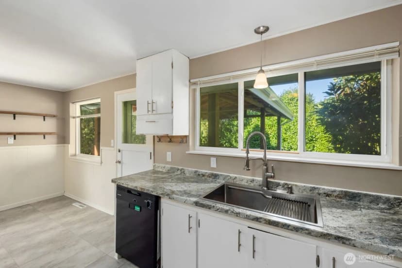 Property photo for 8415 Mt Tacoma Drive Sw, Lakewood photo 17