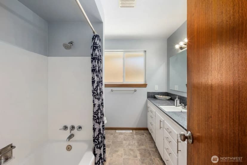 Property photo for 8415 Mt Tacoma Drive Sw, Lakewood photo 22