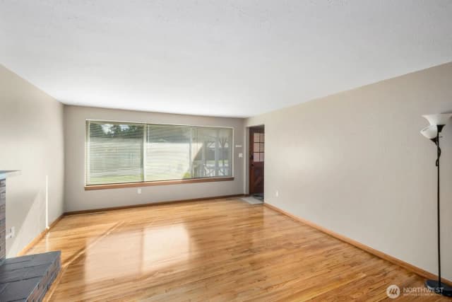 Property photo for 8415 Mt Tacoma Drive Sw, Lakewood photo 5