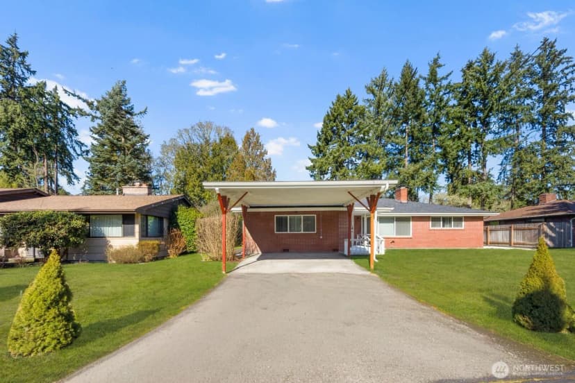 Property photo for 8415 Mt Tacoma Drive Sw, Lakewood photo 2