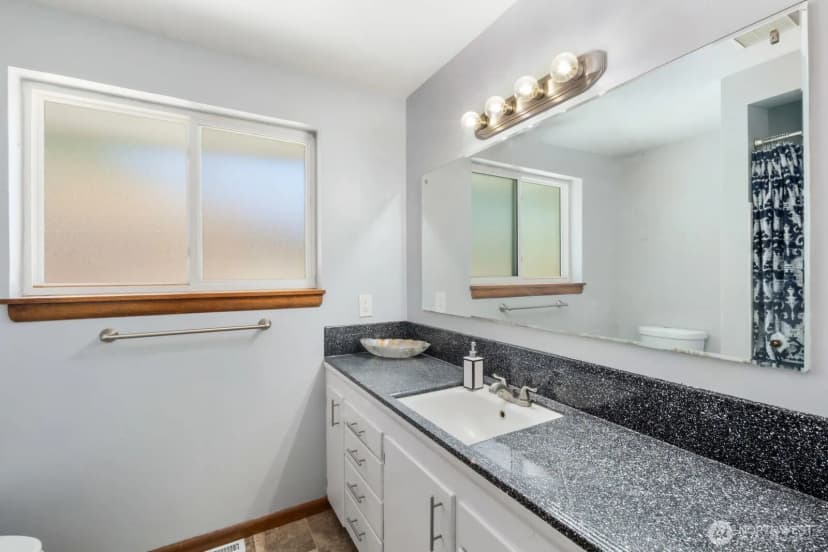 Property photo for 8415 Mt Tacoma Drive Sw, Lakewood photo 23