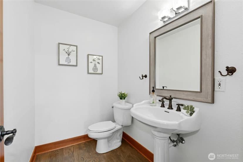 Property photo for 12506 Holmes Point Drive Ne, Kirkland photo 34