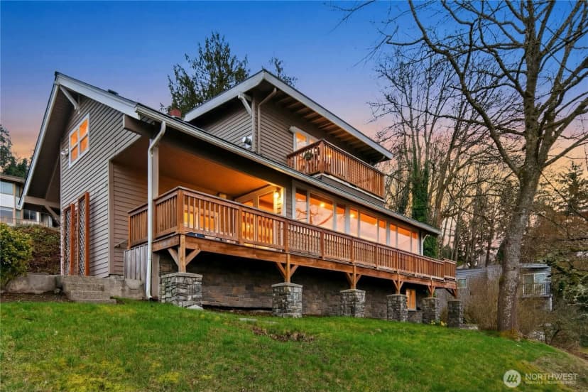 Property photo for 12506 Holmes Point Drive Ne, Kirkland photo 4
