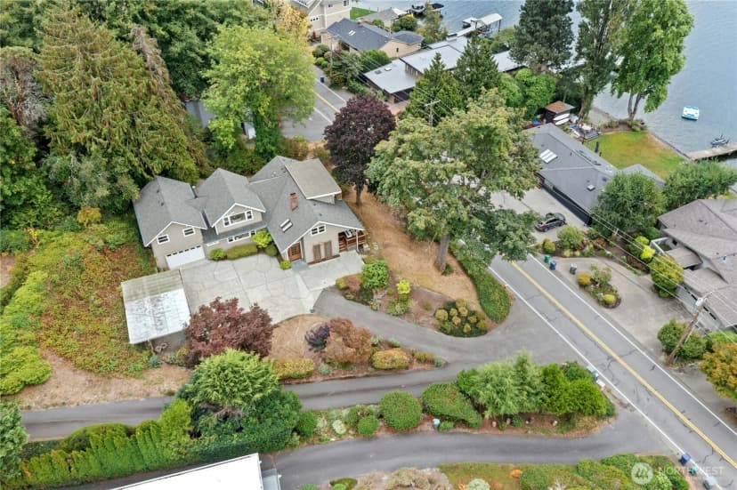 Property photo for 12506 Holmes Point Drive Ne, Kirkland photo 38