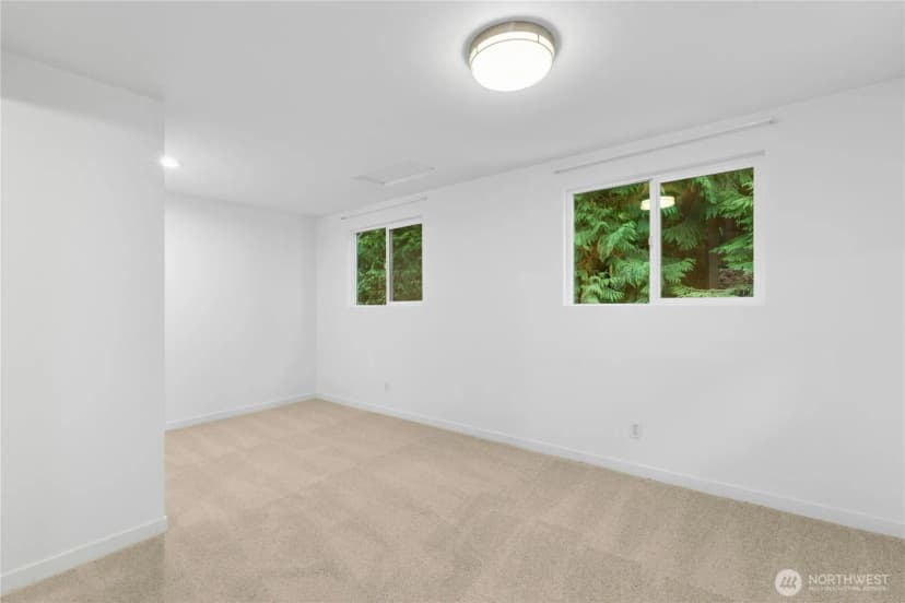 Property photo for 12506 Holmes Point Drive Ne, Kirkland photo 28