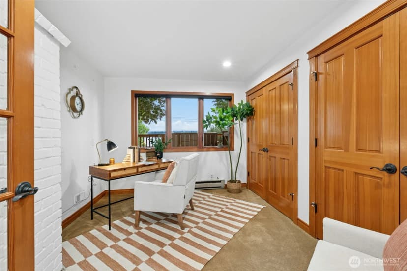 Property photo for 12506 Holmes Point Drive Ne, Kirkland photo 14