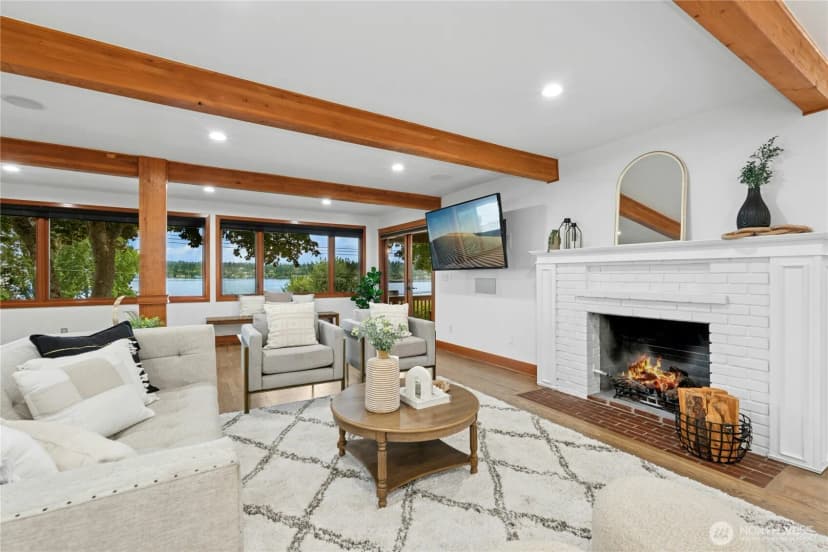 Property photo for 12506 Holmes Point Drive Ne, Kirkland photo 6